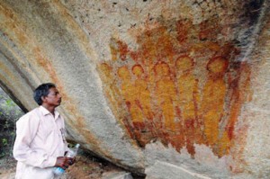 ancient-rock-paintings-charama-india-ufos