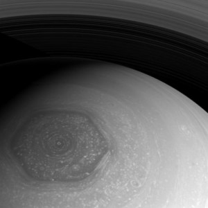 Saturn_hexagon