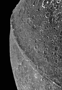 Iapetus-erosion3